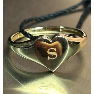 NWT Mejuri 14k solid yellow gold heart shaped initial S signet band ring sz 9.9